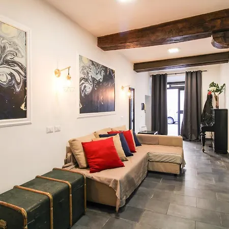 Charming Large - 3 Bedroom In Trastevere דירה רומא